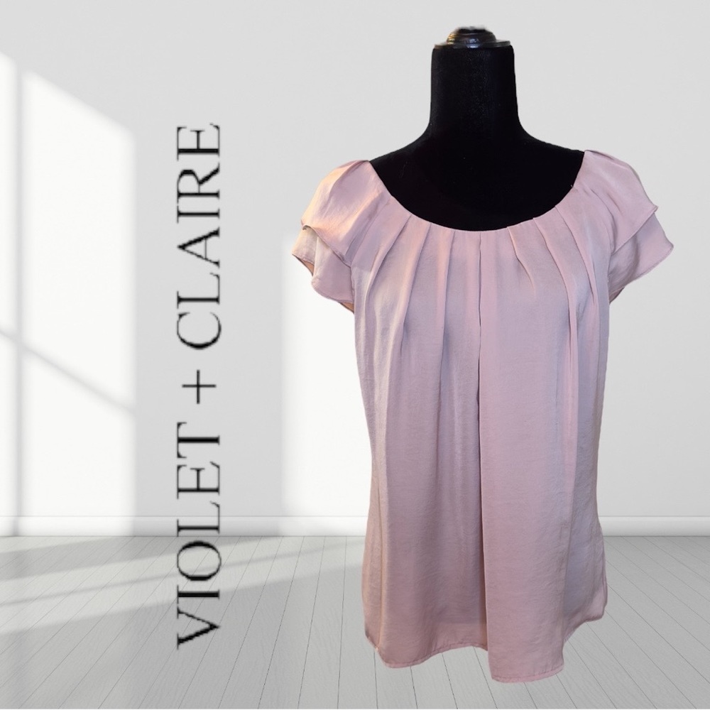 🌸3/$25🌸 
Violet + Claire blouse ✔️